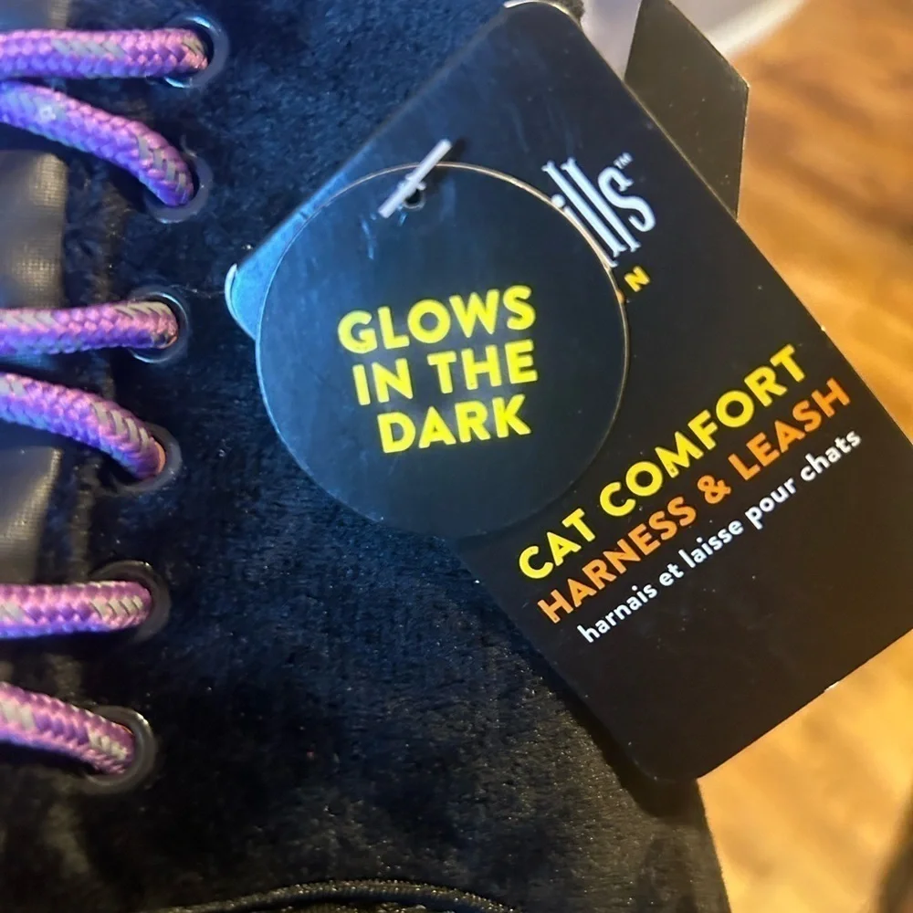 NWT  CAT Comfort Harness & Leash Glow In The Dark Purple Witch Dress Halloween